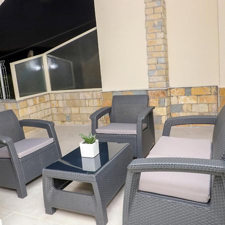 Guesthouse Kazazi Berat Exterior foto