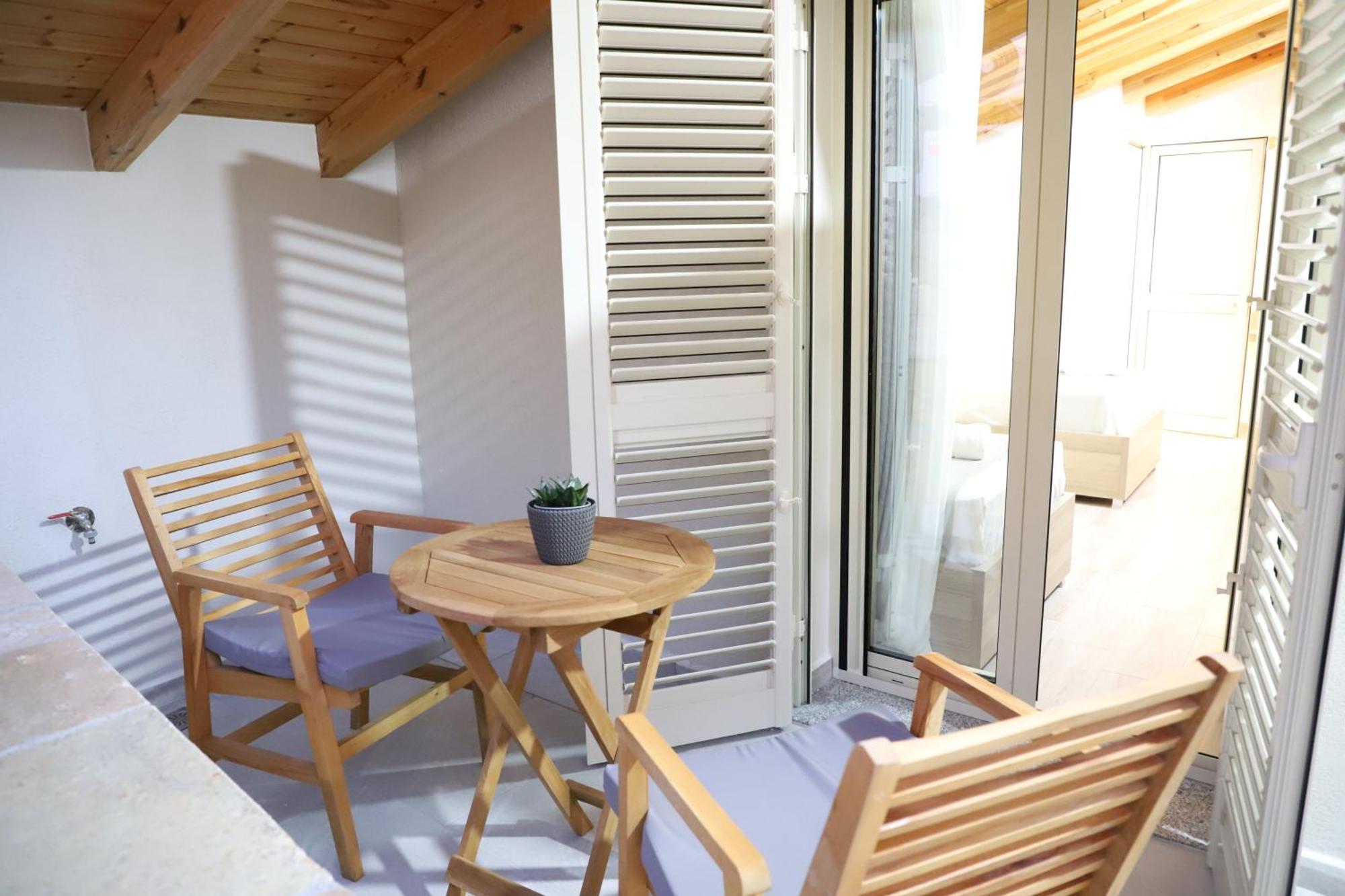 Guesthouse Kazazi Berat Exterior foto